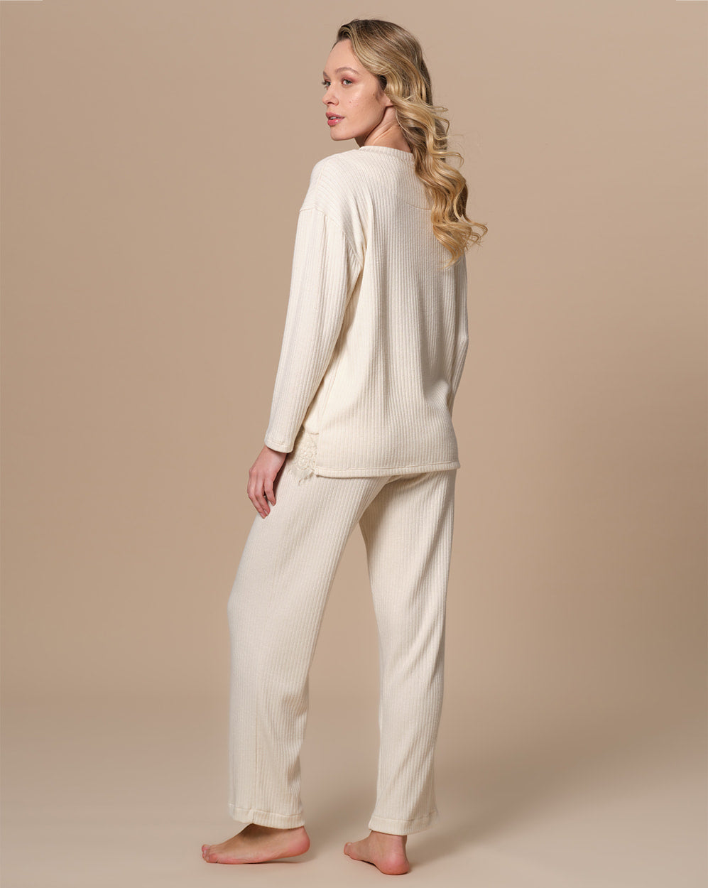 Completo a Costine con Pizzo Pepita